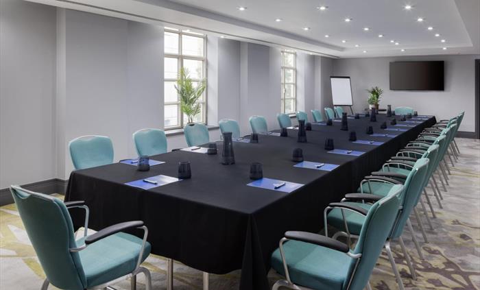 Sophia (Boardroom)